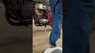 Starting A Rajdoot 175cc  1979 Model rajdoot 2stroke twostroke indian vintage [upl. by Hcire]