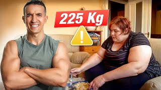 ELLE PÈSE 225 KILOS  sa vie est en danger [upl. by Eunice]