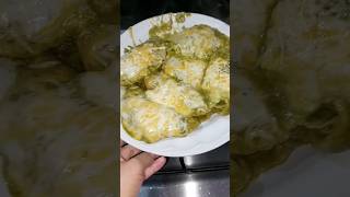 ENCHILADAS verdes rellenas de pollo con queso gratinado [upl. by Nnod]