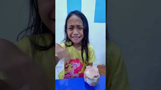 Riska Vlog Makan Es Krim Drama Sedih Makan Es Krim [upl. by Sreip]