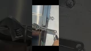 Have you ever seen locking the door like this before machine machinetools bambooplantautomobile [upl. by Constantia]