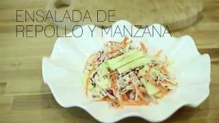 Ensalada de repollo y manzanas [upl. by Adnilg]