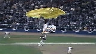 1986 WS Gm6 Fan parachutes onto infield [upl. by Adohr]