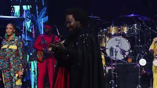 WELU WELU MEDLEY by Sonnie Badu Live At The Buckhead Theatre [upl. by Lehteb]