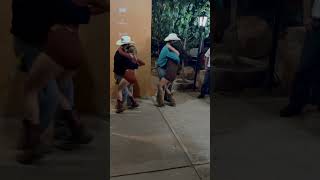 Bailando huapango fpy baile huapango regionalmexicano bailes huasteca viral huapangosperros [upl. by Narol774]