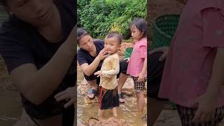 two aunts and nieces save abandoned baby lythicha cute single baby [upl. by Dodie683]