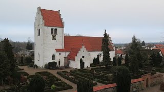 Sengeløse Kirke ringer til gudstjeneste 4 s i advent [upl. by Yortal996]