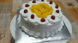 How to Frost a cake with whipped cream [upl. by Malas]