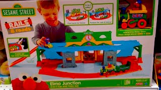 ELMO JUNCTION 2 in 1 Car and Train Set SESAME STREET Playskool  Hasbro TOY REVIEW [upl. by Jenesia247]