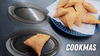 Driehoekig Surinaams Hindoestaanse SAMOSA met geplozen kipfilet  moeders recept  CookMas 1231 [upl. by Kelly]