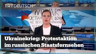 Ukrainekrieg Protestaktion im russischen Staatsfernsehen [upl. by Marijn]