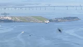 Pouso de um avião no aeroporto Santos Dumont no Rio de Janeiro deolike assinaocanal [upl. by Id]