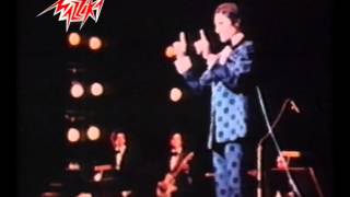 Abd El Halim Hafez  Fatet Gambena  عبد الحليم حافظ  فاتت جنبنا  حفلة [upl. by Irbmac]