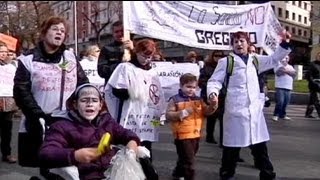 Spanish health workers in antiprivatisation march [upl. by Shaylyn692]