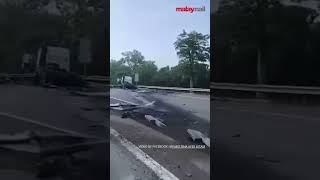 Motorcyclist killed two hurt in Kluang threevehicle crash on NorthSouth Expressway [upl. by Dela]