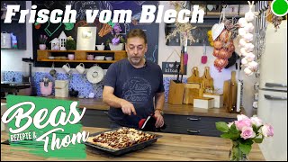 Frischer Zwetschgenkuchen mit Hefeteig vom Blech  beliebter Pflaumenkuchen [upl. by Vizzone]