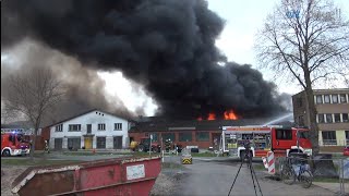 Großbrand im AgrartechnikbetriebSWGWA Vollalarm Feuerwehr Ibbenbüren Einsatzfahrten uvm [upl. by Ahsenrad]