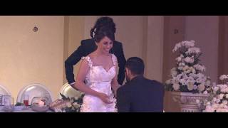 عريس يبكي العروس في الرقصة الاولى  Groom surprises bride with a song [upl. by Auehsoj]