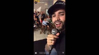 Gusttavo Lima aparece de surpresa em bar e oferece drink a clientes  brincando com Gabriel [upl. by Verge38]