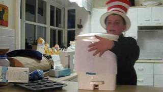 The Cat in the Hat  The KupkakeInator German [upl. by Applegate]