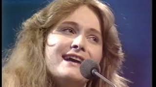 1982 End of the ESC in Harrogate with Nicoles multilanguage reprise of quotEin bißchen Friedenquot [upl. by Nnarefinnej]