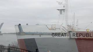 Great Republic freighter morors down the Saginaw River in Bay City [upl. by Morgenthaler]