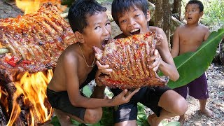 Survival in the rainforest  Cooking pork rib and eating delicious [upl. by Anitniuq]