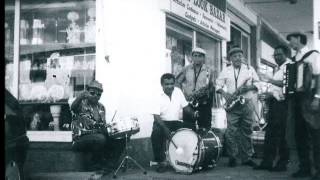 Orchestre Toussaint  Brède mouroum [upl. by Keelia]