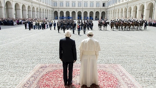 Papa Francesco al Quirinale ricevuto dal Presidente Mattarella in occasione della Visita Ufficiale [upl. by Eelsnia]