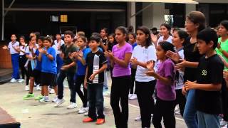 Bailoterapia con los niños del Colegio Americano [upl. by Anayrb]