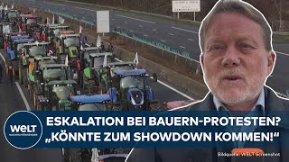 BAUERNPROTESTE Droht eine Eskalation Landwirte rufen zu Marsch auf Paris auf [upl. by Ynnoj]