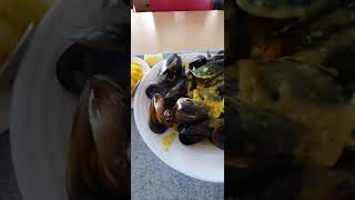 Moules et champignons assiette de fruits Martigues 1213 pm 231024 [upl. by Jim]