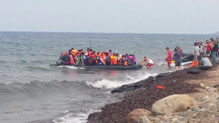 Arrival of Syrian refugees  Aankomst van Syrische vluchtelingen Eftalou Lesbos 22 sept 2015 [upl. by Swanhilda548]