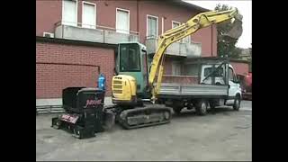 Pavijet MG6 mini asphalt paver finisher attached to excavator [upl. by Cuttie]