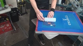 How To Screenprint Bottles Cups Mugs Cylinders With Only A Screen [upl. by Nielson841]