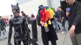 Batman Pinguin Catwoman Cosplay Video Romics Roma [upl. by Brunell]