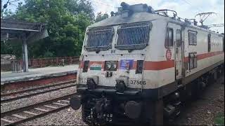 15705 CHAMPARAN Humsafar express skip Maripat and overtake 20801 Magadh express [upl. by Elatnahs]