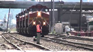 Building an intermodal train on the BNSF Seattle 8102010 part 1 [upl. by Lemmueu]