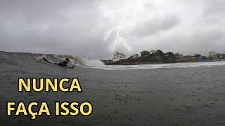 VOCÊ ENTRARIA NESSE MAR  SURF COM TEMPESTADE [upl. by Toulon]