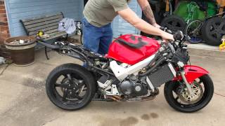 Vfr 800 Streetfighter start without exhaust muffler Rpms Honda [upl. by Bert]