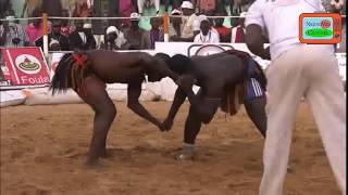 Lutte traditionnelle nigérienne Zinder 2018 Combat 13 du 7e Jour [upl. by Tnayrb]