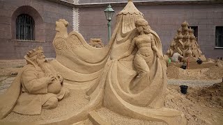 Sandskulpturen in Russland Meisterwerke im Regen von St Petersburg [upl. by Ifar]