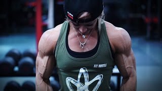 Dani Reardon  Road to the O 20  Training Shoulders  2 Weeks Out [upl. by Aiblis]