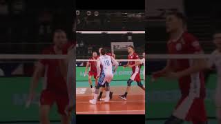 200 IQ moment🧠 volleyball player 200iqVolleyballvolleyball gamevolleyru [upl. by Acirehs]