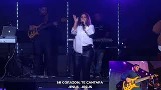 Reinas Por La Eternidad  Hillsong United Bass amp Church Cam [upl. by Naillig]