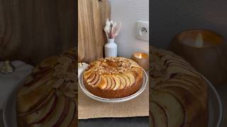 Gâteau aux pommes [upl. by Adnamahs]