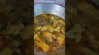 Fulkobi di bonua mas or jhol fish curry fish curry recipe cauliflower with fish shorts fishcurry [upl. by Nauqram]