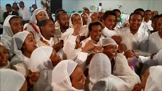 የሰርጉ ተጋባዦች በዝማሬ ሲሳተፉ  Mudaye Mena Mezmur  Ethiopian Orthodox Tewahedo Wedding Church Wedding [upl. by Thamos]