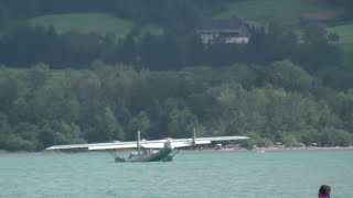 Spektakulärer Stunt einer Dornier Do24 Maschine bei der Landung auf dem Wolfgangsee in Österreich [upl. by Ariella203]