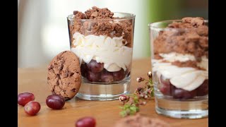 Nachtisch Rezept mit Cookies und WeintraubenDessert im Glas lecker schnell einfach [upl. by Nomelc389]